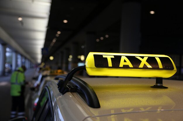 Affordable taxi service for airport runs in Edinburgh