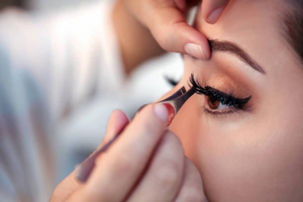 Eyelash Extensions in Islamabad: Achieve Stunning Lashes with Expert Care