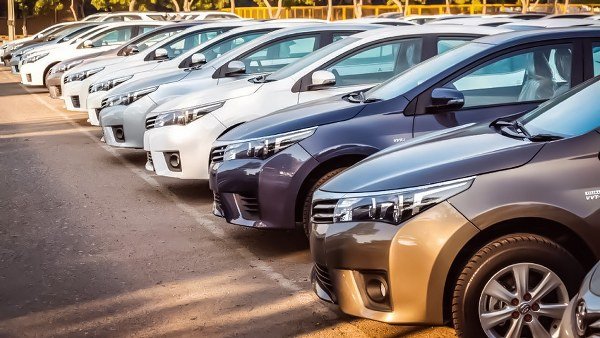 The Best Time to Buy Used Cars in Lahore